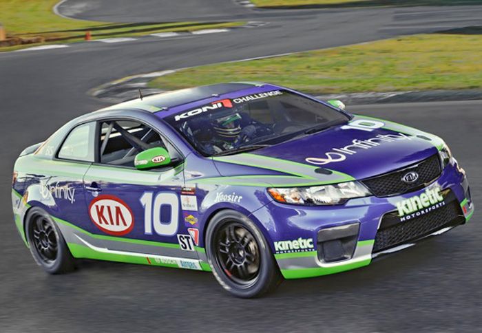 Στη φωτογραφία βλέπετε το Kia Forte KOUP GRAND-AM KONI Challenge Race Car του 2010.
